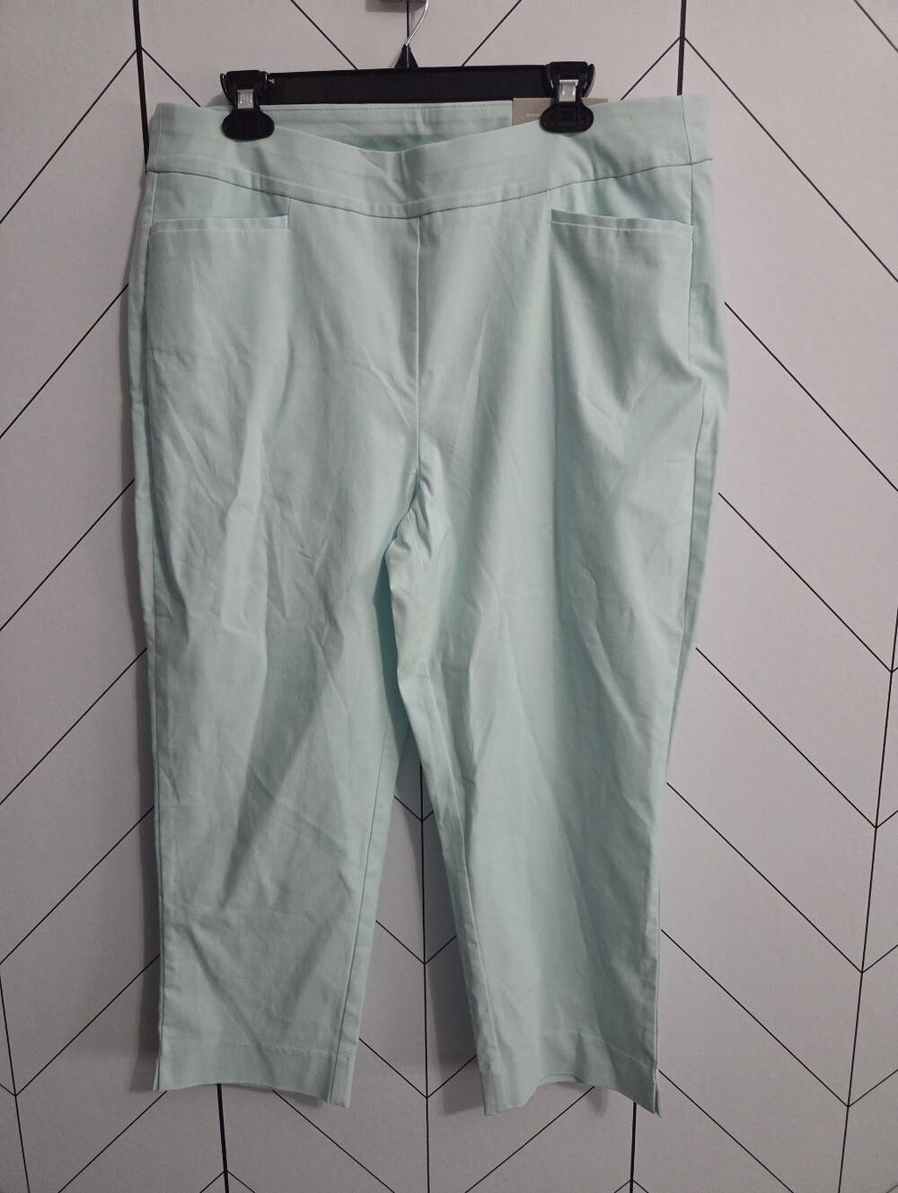 NWT Chico’s So Slimming Brigitte Slim Leg Crop Pants Aqua Haze Size 3 / 16